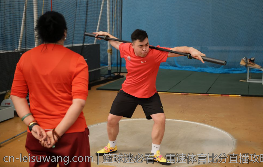篮球迷必看：雷速体育比分直播攻略